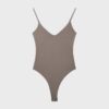 Bodysuit mit V-Ausschnitt und Trägern Bodysuit mit V-Ausschnitt und Trägern