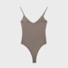 Bodysuit mit V-Ausschnitt und Trägern Bodysuit mit V-Ausschnitt und Trägern