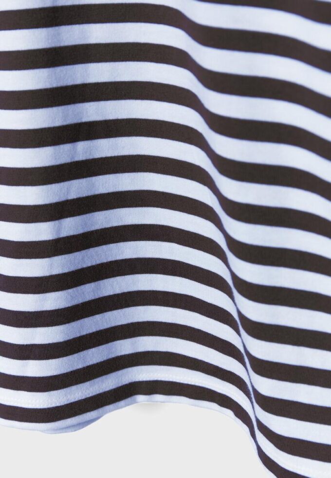 Boxy-T-Shirt mit kurzen Ärmeln