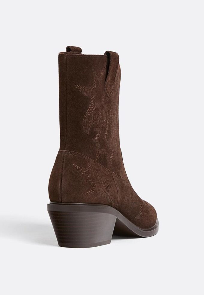 Cowboy-Stiefeletten aus Spaltleder mit Absatz