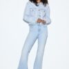 D04 Low-Rise-Jeans mit Flared-Bein D04 Low-Rise-Jeans mit Flared-Bein