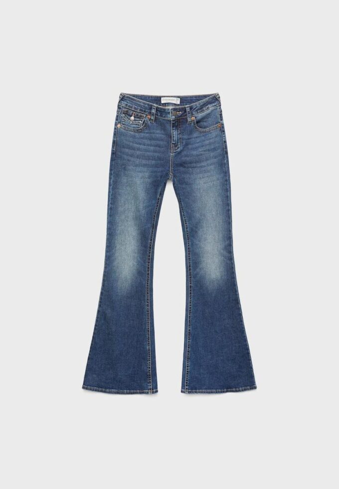 D04 Low-Rise-Jeans mit Flared-Bein D04 Low-Rise-Jeans mit Flared-Bein