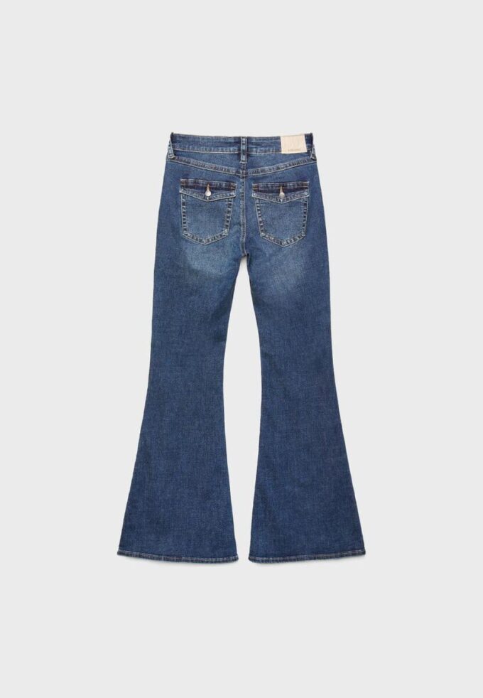 D04 Low-Rise-Jeans mit Flared-Bein D04 Low-Rise-Jeans mit Flared-Bein