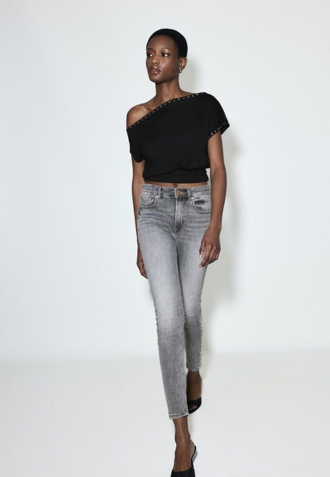 D07 Skinny-Jeans mit normaler Leibhöhe D07 Skinny-Jeans mit normaler Leibhöhe