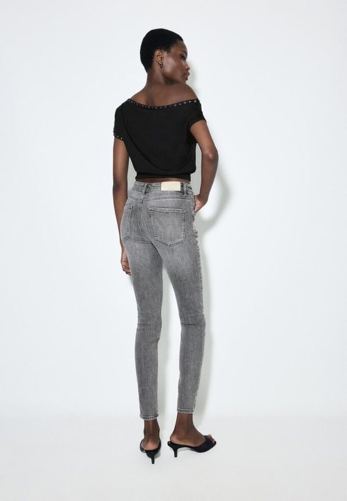 D07 Skinny-Jeans mit normaler Leibhöhe D07 Skinny-Jeans mit normaler Leibhöhe