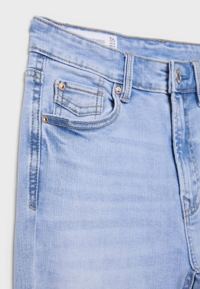 D07 Skinny-Jeans mit normaler Leibhöhe D07 Skinny-Jeans mit normaler Leibhöhe