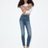 D09 Super High-Waist Skinny Jeans D09 Super High-Waist Skinny Jeans