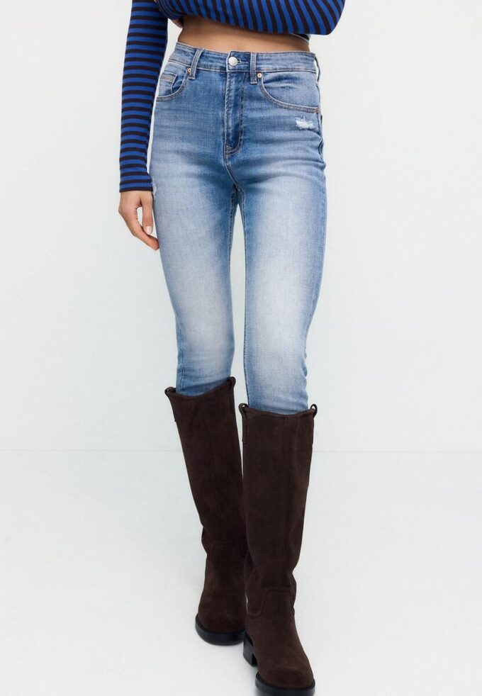 D09 Super High-Waist Skinny Jeans D09 Super High-Waist Skinny Jeans