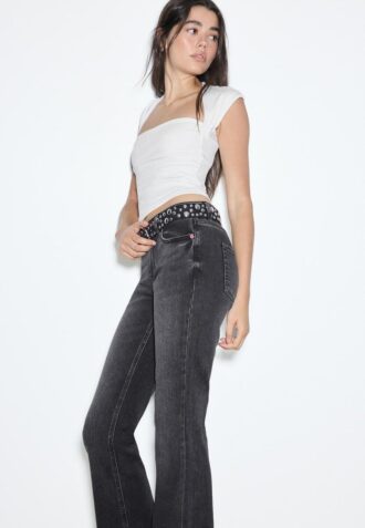 D67 Slim Bootcut Jeans