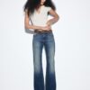 D68 Boot-Cut-Jeans mit Gürtel D68 Boot-Cut-Jeans mit Gürtel