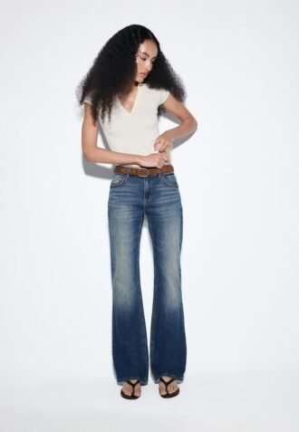 D68 Boot-Cut-Jeans mit Gürtel
