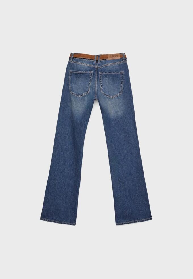 D68 Boot-Cut-Jeans mit Gürtel D68 Boot-Cut-Jeans mit Gürtel