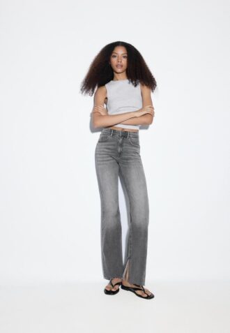 D74 Flared Jeans mit Schlitz