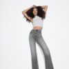 D74 Flared Jeans mit Schlitz D74 Flared Jeans mit Schlitz