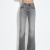 D74 Flared Jeans mit Schlitz D74 Flared Jeans mit Schlitz