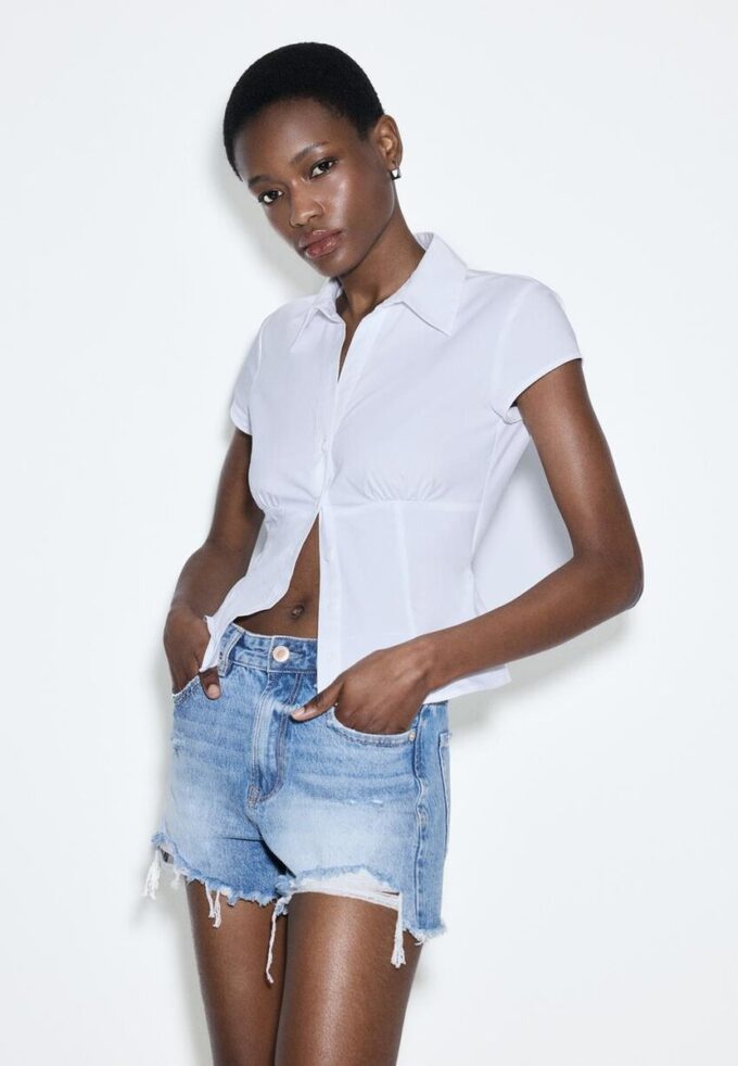 D75 Shorts aus zerrissenem Denim D75 Shorts aus zerrissenem Denim