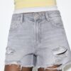 D75 Shorts aus zerrissenem Denim D75 Shorts aus zerrissenem Denim