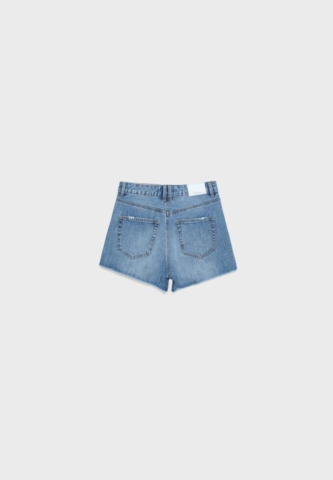 D75 Shorts aus zerrissenem Denim D75 Shorts aus zerrissenem Denim