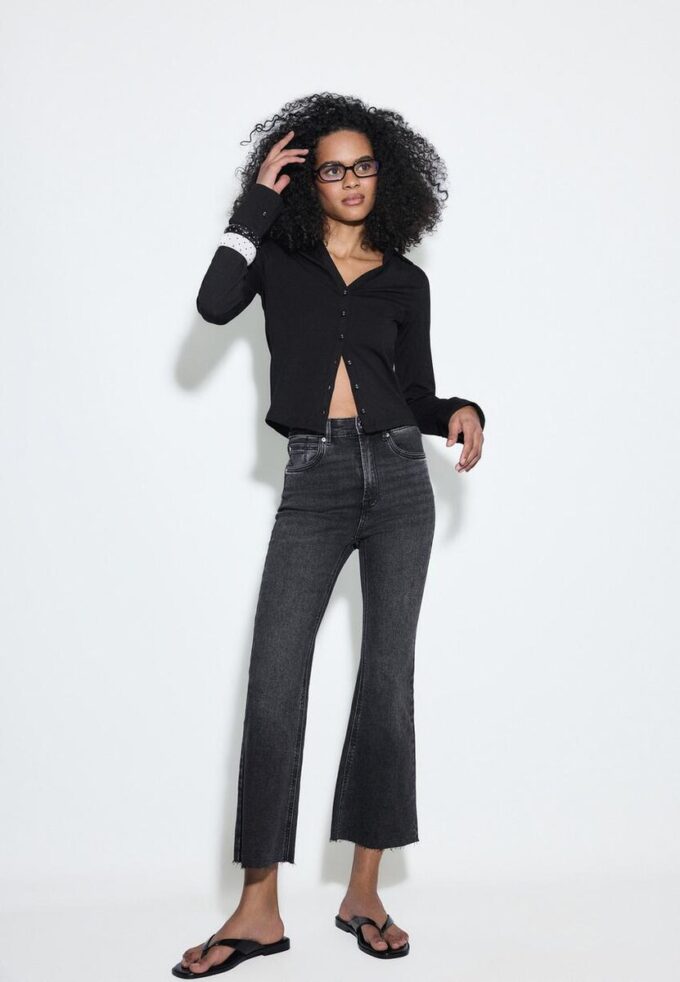 D78 Kurze Flared Jeans D78 Kurze Flared Jeans