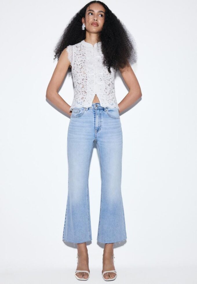 D78 Kurze Flared Jeans D78 Kurze Flared Jeans