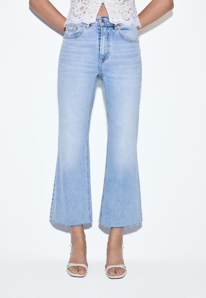 D78 Kurze Flared Jeans D78 Kurze Flared Jeans