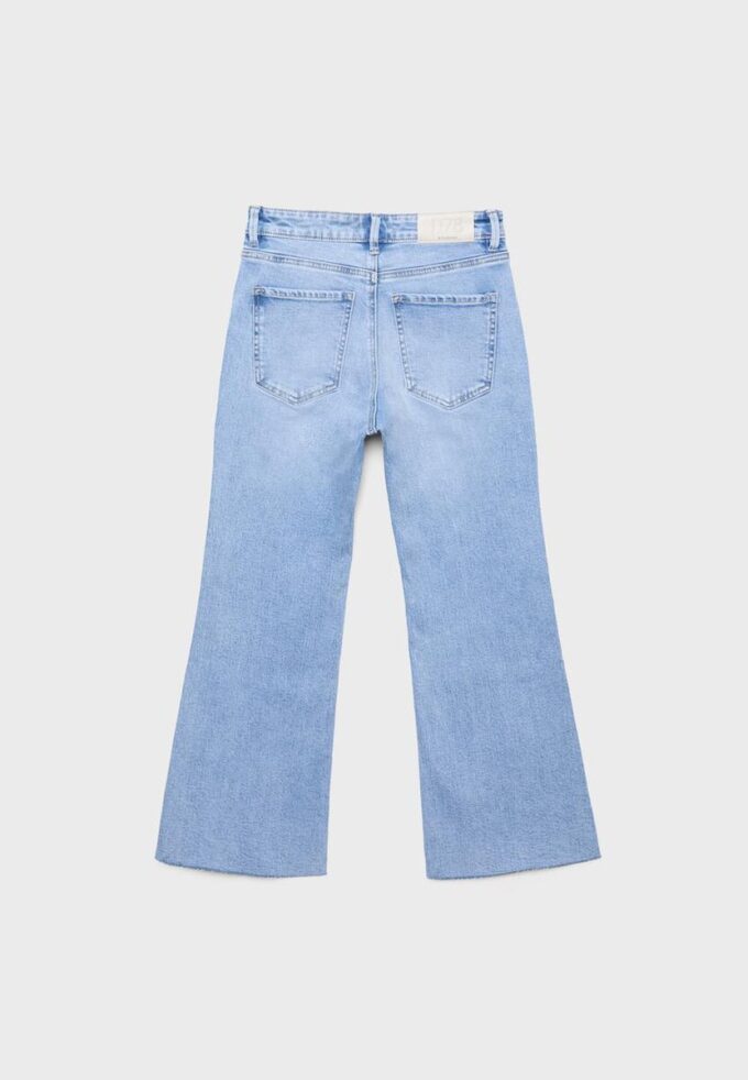 D78 Kurze Flared Jeans D78 Kurze Flared Jeans