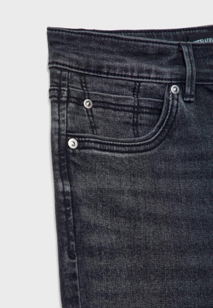 D78 Kurze Flared Jeans D78 Kurze Flared Jeans