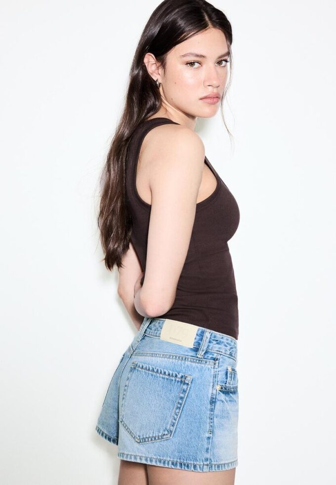 D79 Shorts mit niedriger Taille