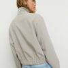 Daunenjacke mit hohem Kragen