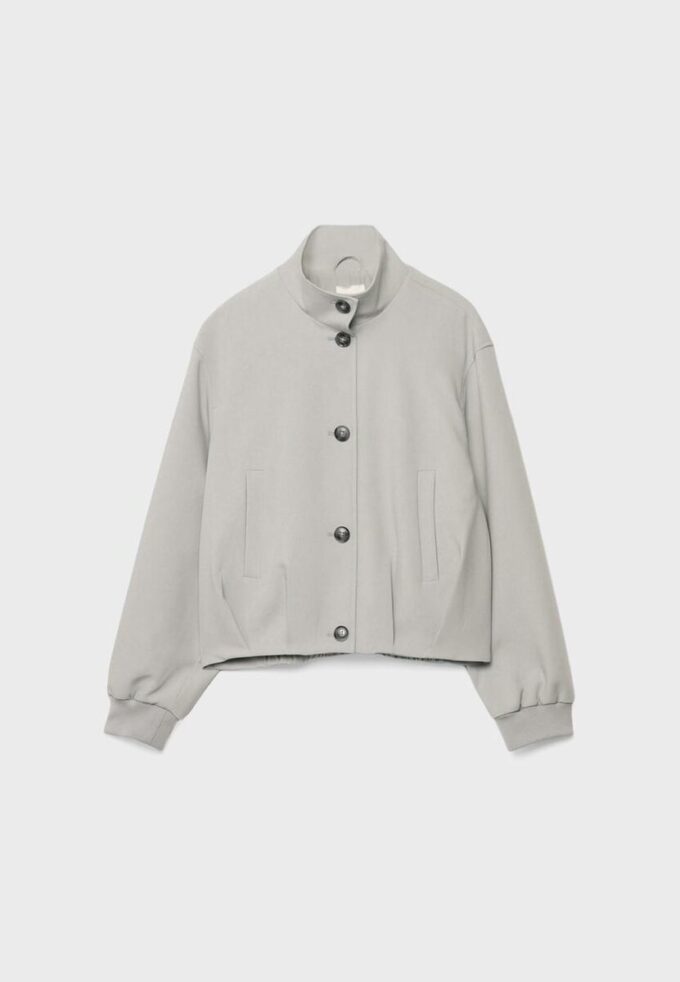 Daunenjacke mit hohem Kragen