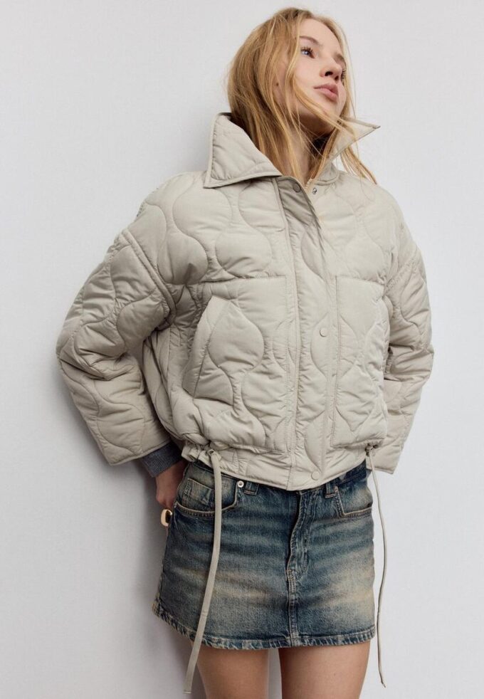 Daunenjacke mit Kapuze Daunenjacke mit Kapuze