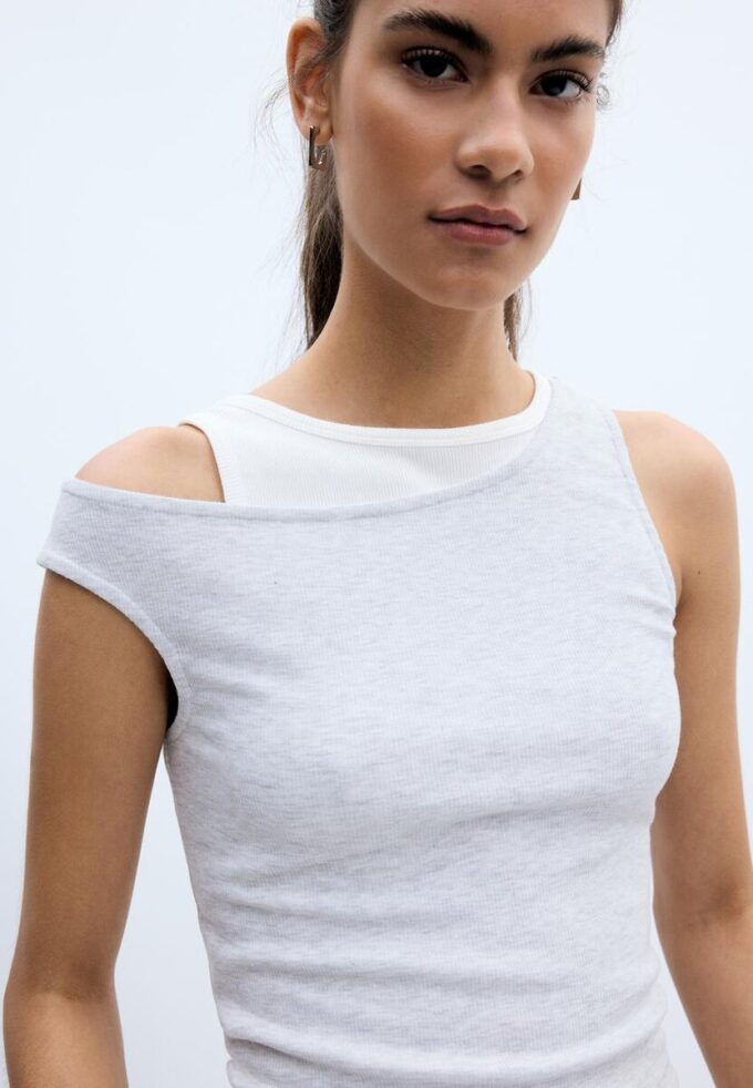 Doppellagiges T-Shirt Doppellagiges T-Shirt