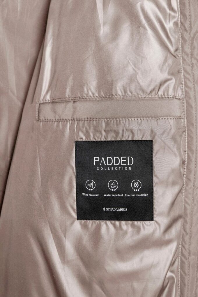 Einfache Daunenjacke mit Kapuze Einfache Daunenjacke mit Kapuze