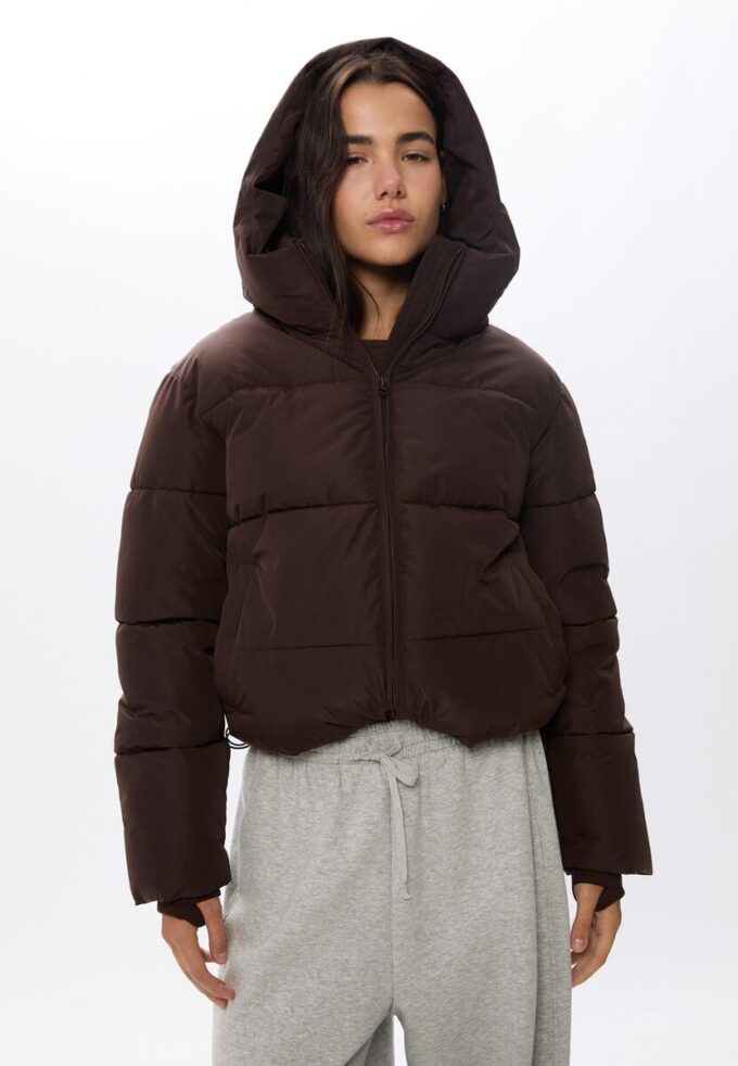 Einfache Daunenjacke mit Kapuze Einfache Daunenjacke mit Kapuze