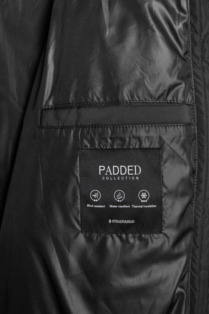 Einfache Daunenjacke mit Kapuze Einfache Daunenjacke mit Kapuze