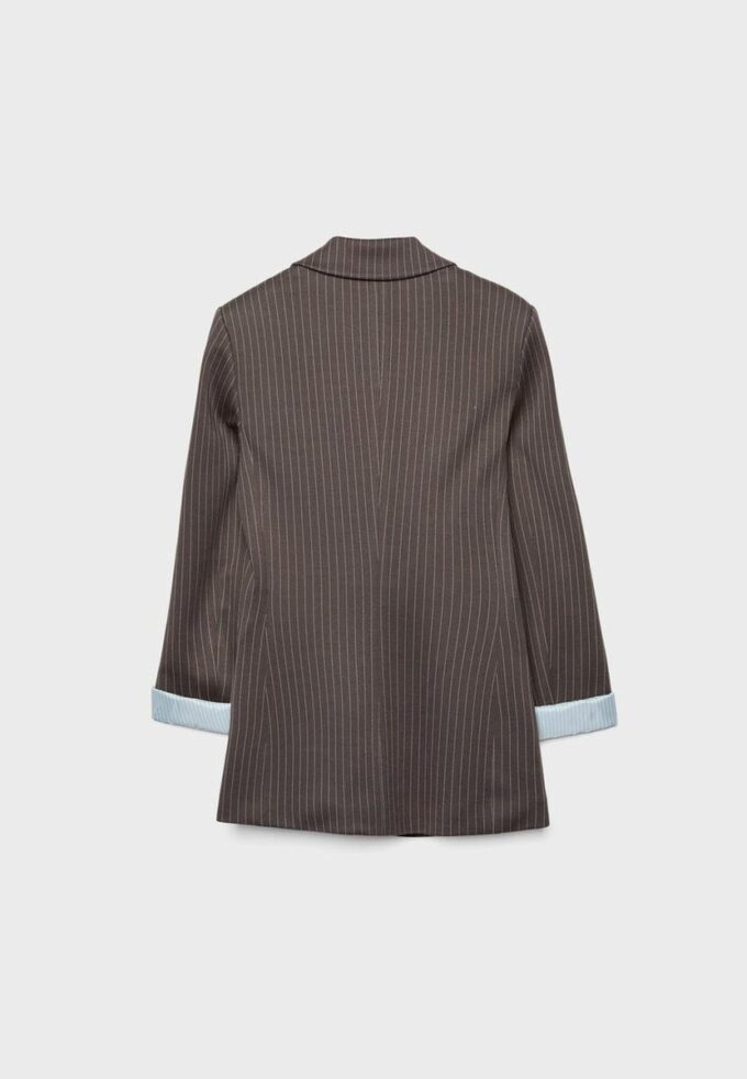 Einfacher gestreifter Blazer aus Basics