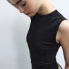 Einfaches ärmelloses T-Shirt aus der Basics-Kollektion Einfaches ärmelloses T-Shirt aus der Basics-Kollektion