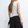Einfaches ärmelloses T-Shirt aus der Basics-Kollektion Einfaches ärmelloses T-Shirt aus der Basics-Kollektion