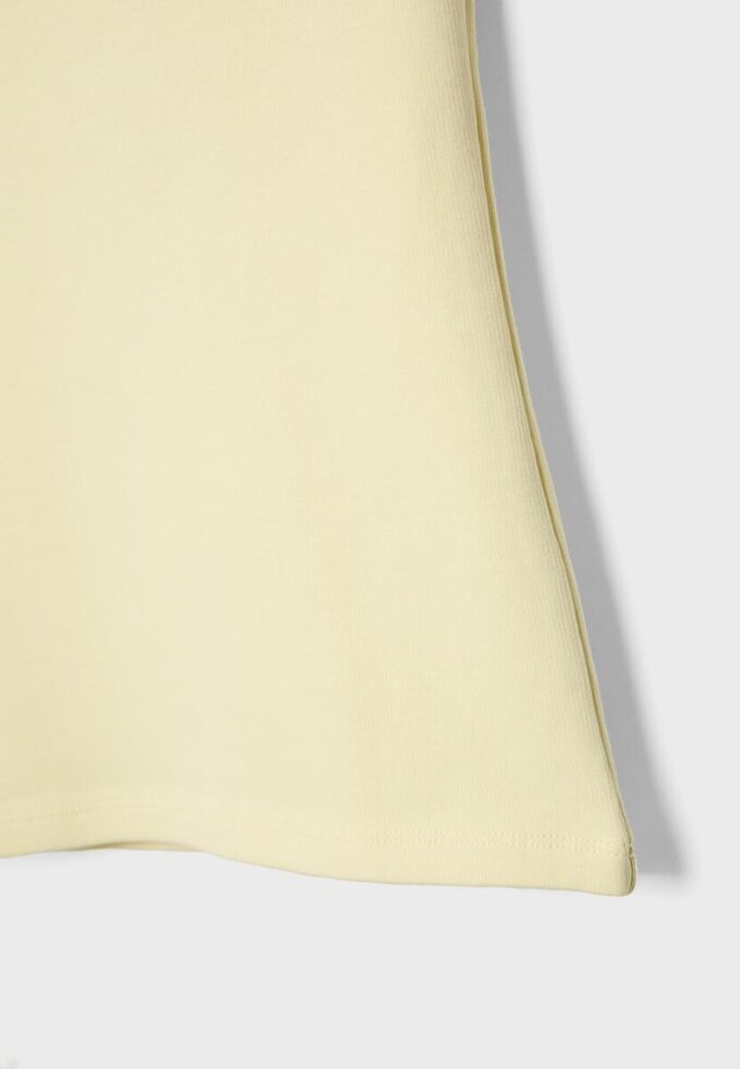 Einfaches T-Shirt mit U-Boot-Ausschnitt Einfaches T-Shirt mit U-Boot-Ausschnitt