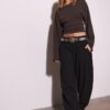 Elegante Baggy-Hose mit Nahtdetails Elegante Baggy-Hose mit Nahtdetails