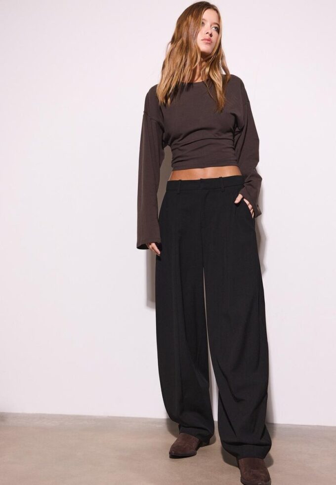 Elegante Baggy-Hose mit Nahtdetails Elegante Baggy-Hose mit Nahtdetails