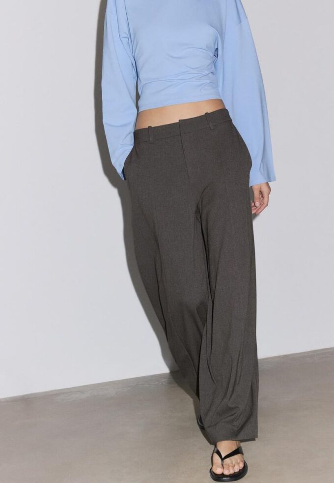 Elegante Baggy-Hose mit Nahtdetails Elegante Baggy-Hose mit Nahtdetails