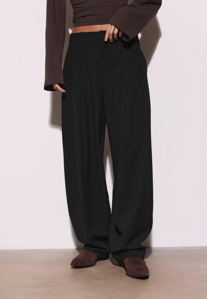 Elegante Baggy-Hose mit Nahtdetails Elegante Baggy-Hose mit Nahtdetails