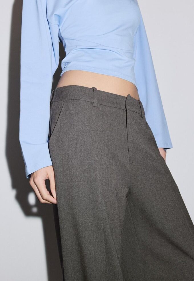 Elegante Baggy-Hose mit Nahtdetails Elegante Baggy-Hose mit Nahtdetails