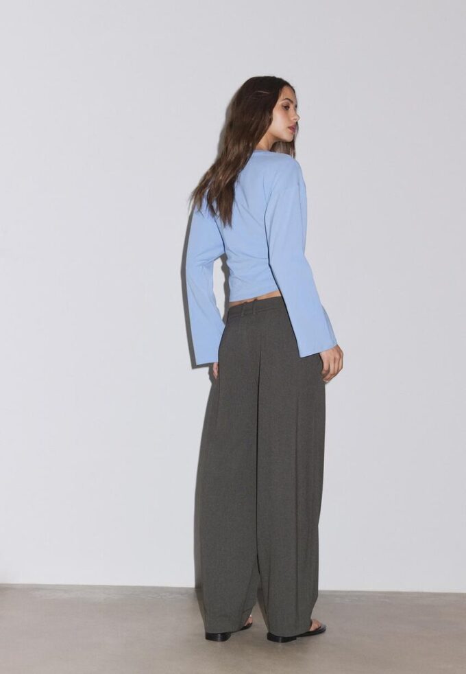 Elegante Baggy-Hose mit Nahtdetails Elegante Baggy-Hose mit Nahtdetails