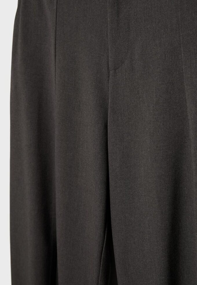 Elegante Baggy-Hose mit Nahtdetails Elegante Baggy-Hose mit Nahtdetails