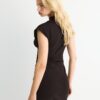 Figurbetontes kurzes Kleid mit Rüschen