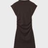 Figurbetontes kurzes Kleid mit Rüschen
