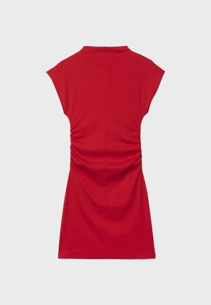 Figurbetontes kurzes Kleid mit Rüschen