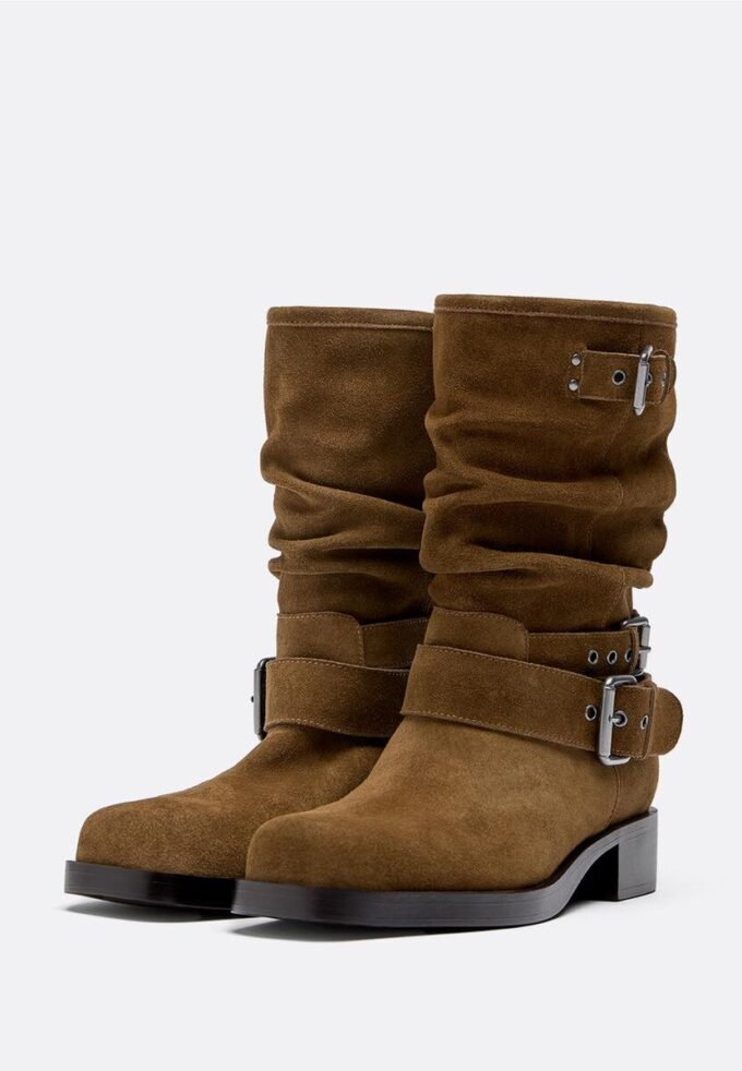 Flache Stiefeletten aus Leder mit Schnalle